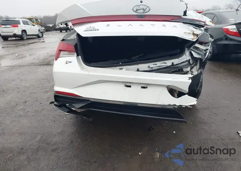 2021 Hyundai Elantra Sel z USA, uszkodzony, nr VIN 5NPLN4AG7MH023897